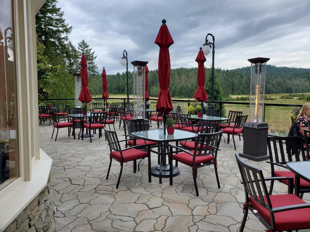 Hotel Woodstone Manor Inc. Sturdies Bay Exterior foto