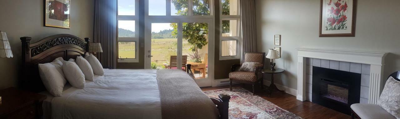Hotel Woodstone Manor Inc. Sturdies Bay Exterior foto